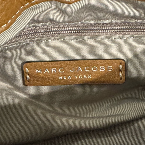 Marc Jacobs Q Classic Lil Ukita in Cardamom - Picture 10 of 11